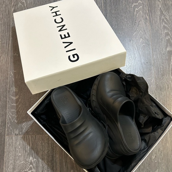 Givenchy Marshmallow Clogs in Black size 8 - Picture 5 of 5